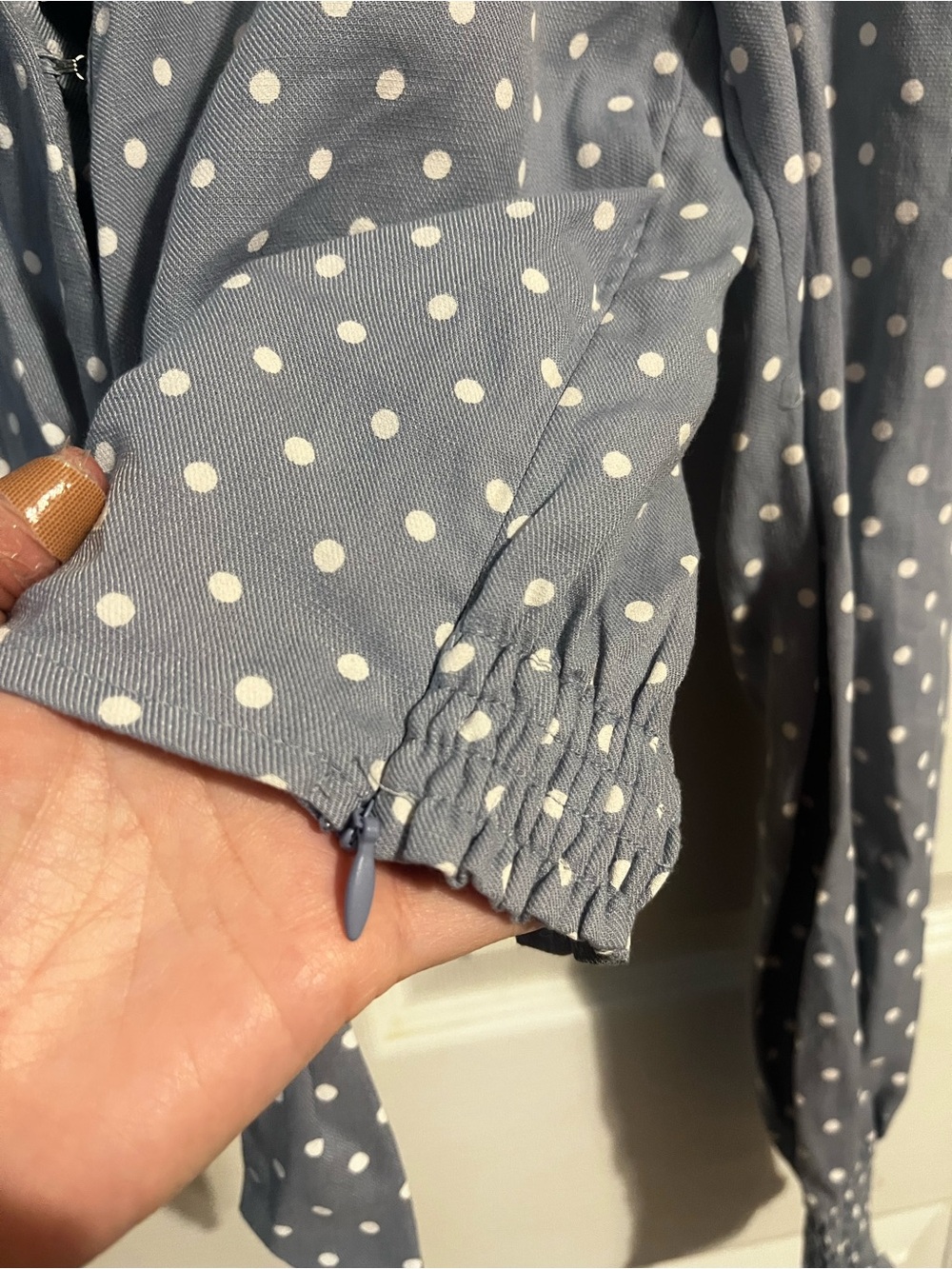 entro | NWT! Blue Polka Dot Tie-Front Blouse - Sz Small - Picture 7 of 10